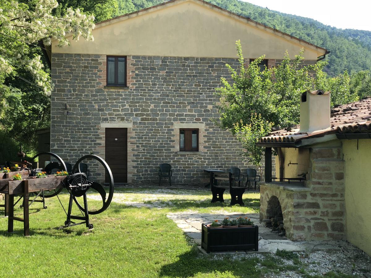 Agriturismo La Ferraia Pianello  Luaran gambar